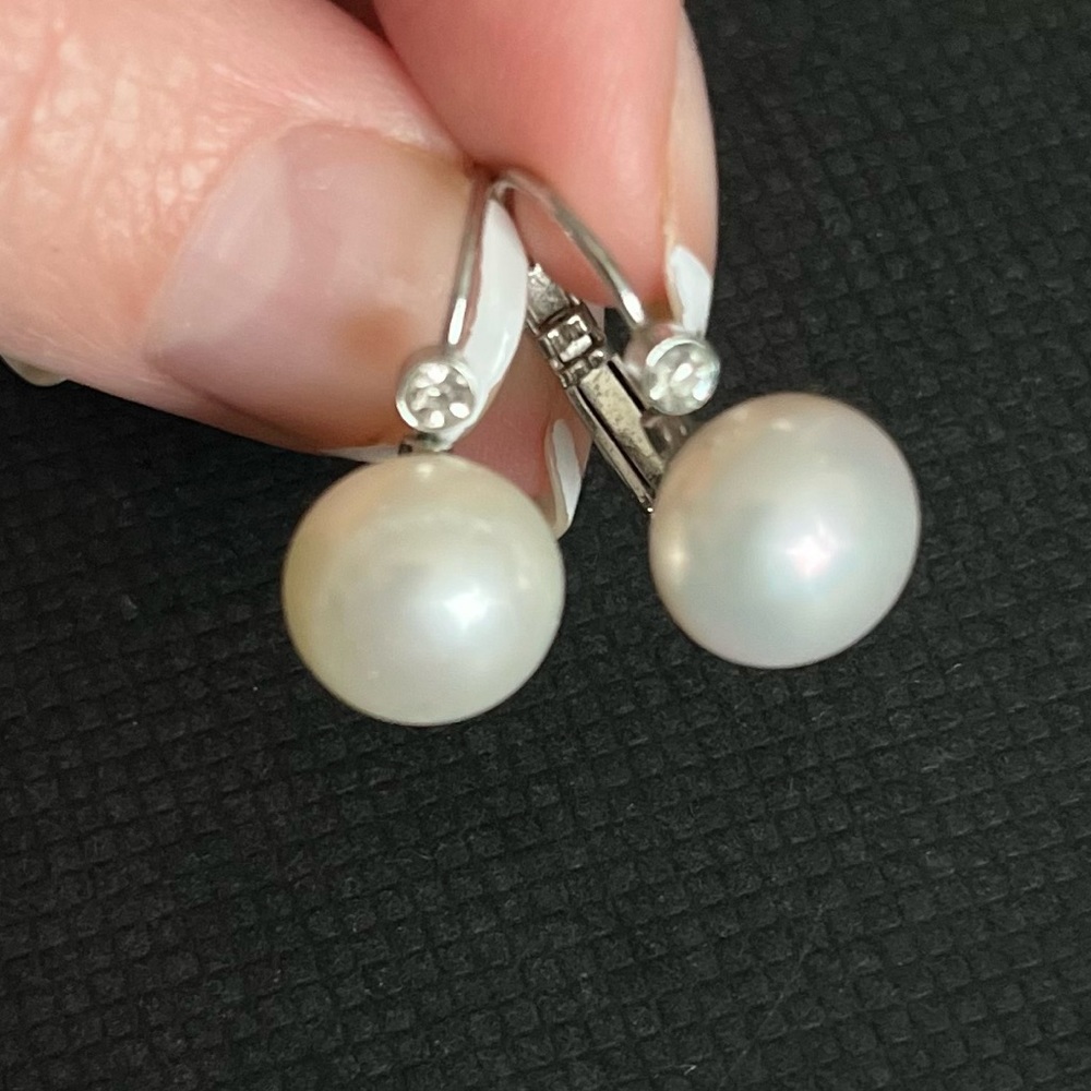 Lia Sophia pearl earrings